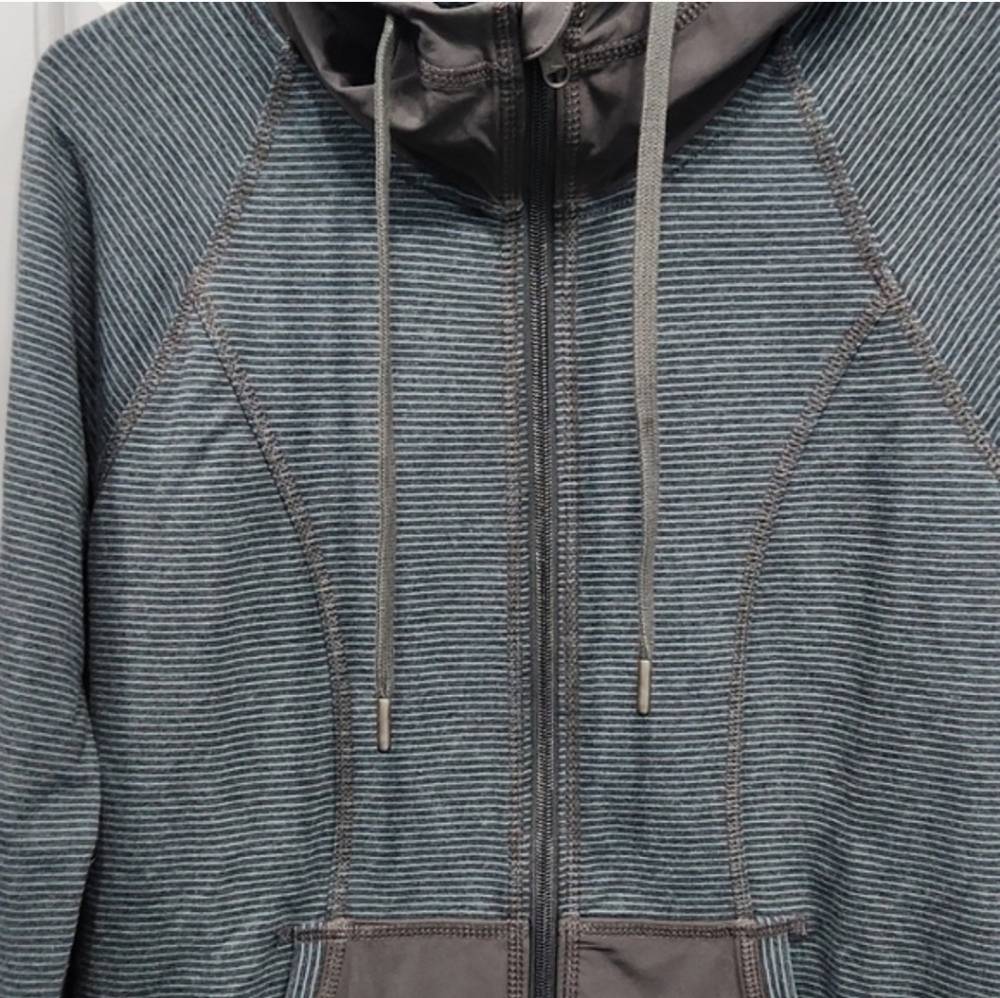 NWOT Eddie Bauer Blue Teal Gray Summit Stripe Full Zip Hoodie Jacket XS